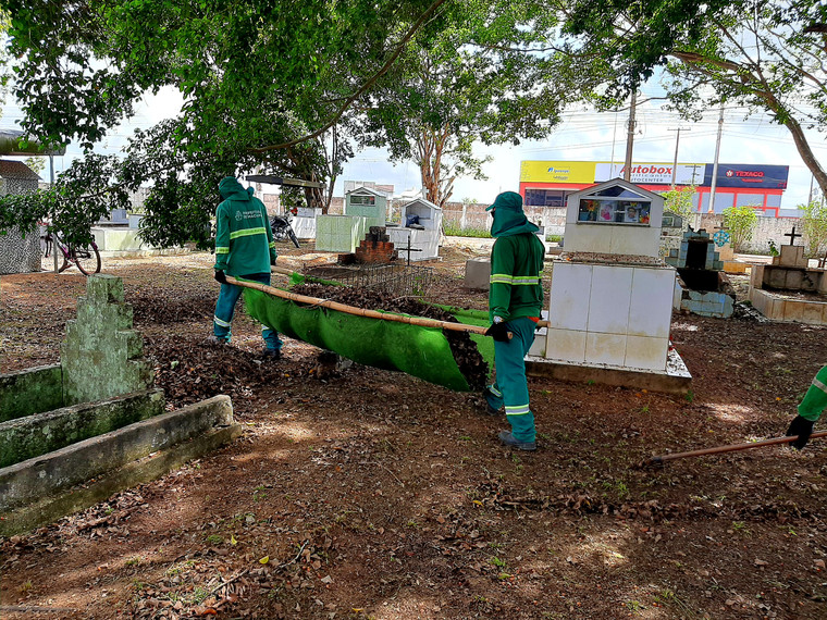 Zeladoria Urbana inicia limpeza nos cemitérios para o Dia dos Pais – Prefeitura Municipal de Macapá