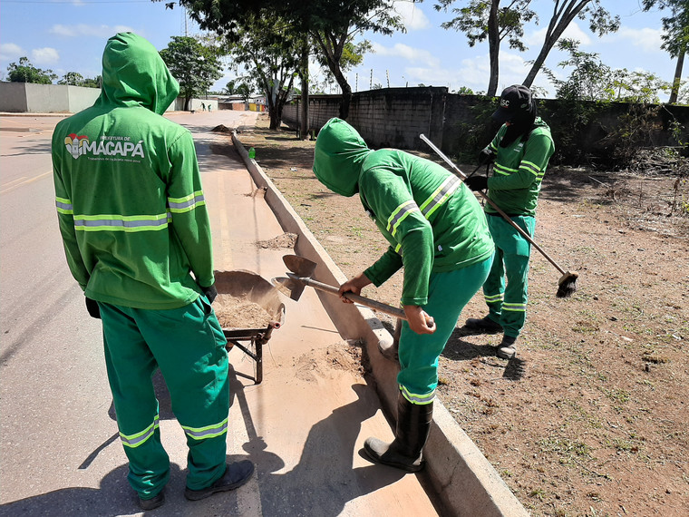 Zeladoria Urbana realiza frentes de limpeza na Zona Oeste da cidade – Prefeitura Municipal de Macapá