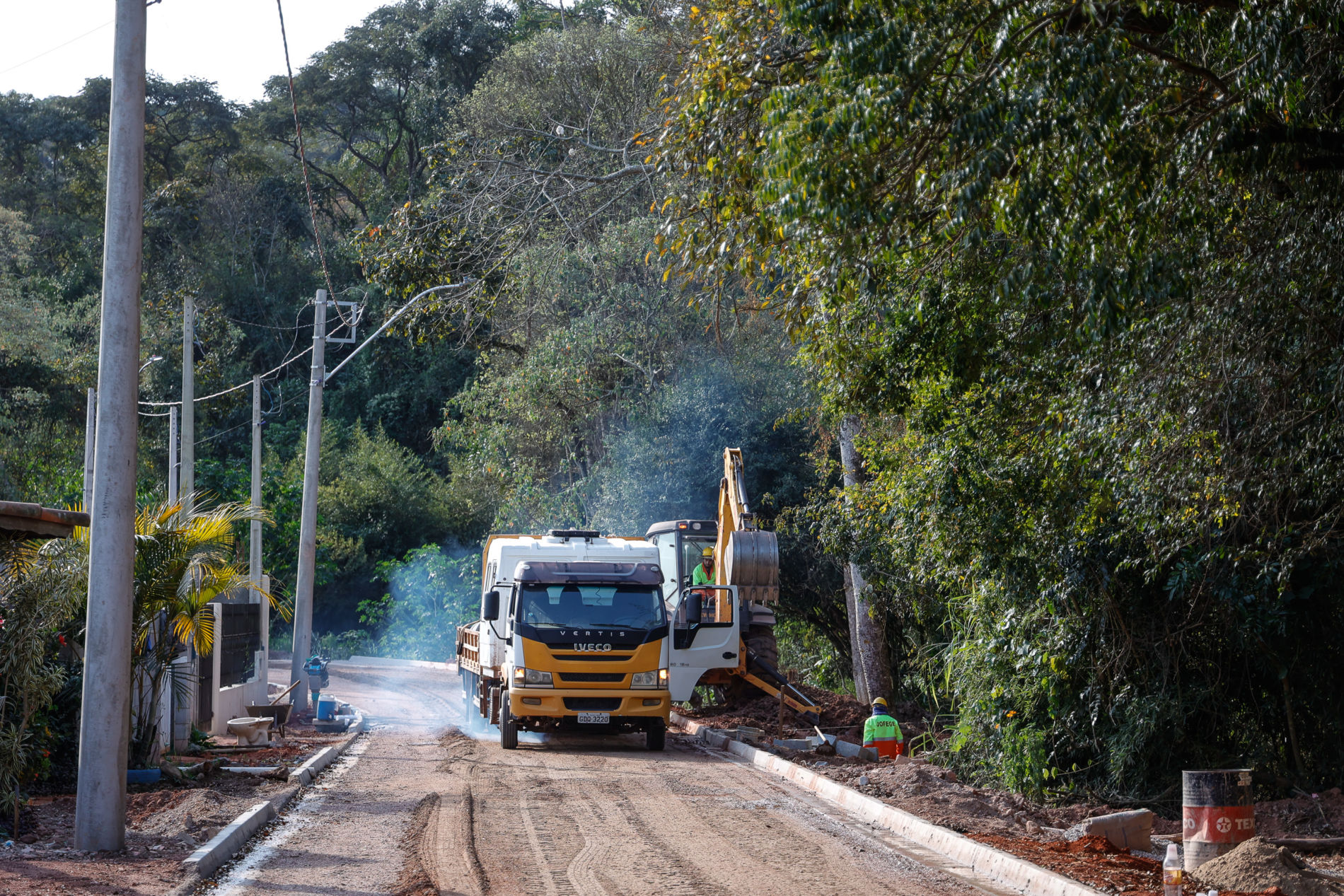 Prefeitura avança com recape em vias no bairro do Currupira