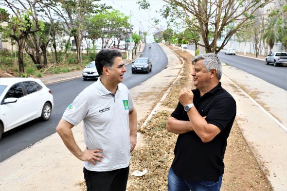 Prefeitura de Cuiab | Prefeito Emanuel Pinheiro refora compromisso com a populao e vistoria obras da Avenida Rui Barbosa
