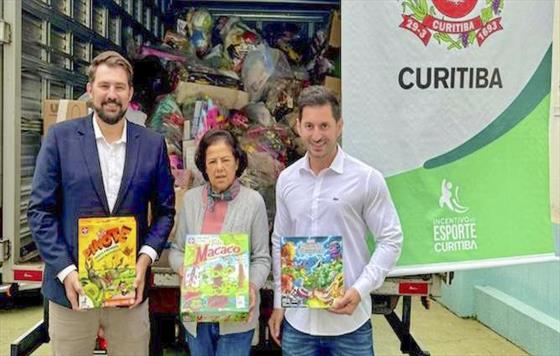 Atletas incentivados pela Smelj arrecadam mais de 3.500 brinquedos