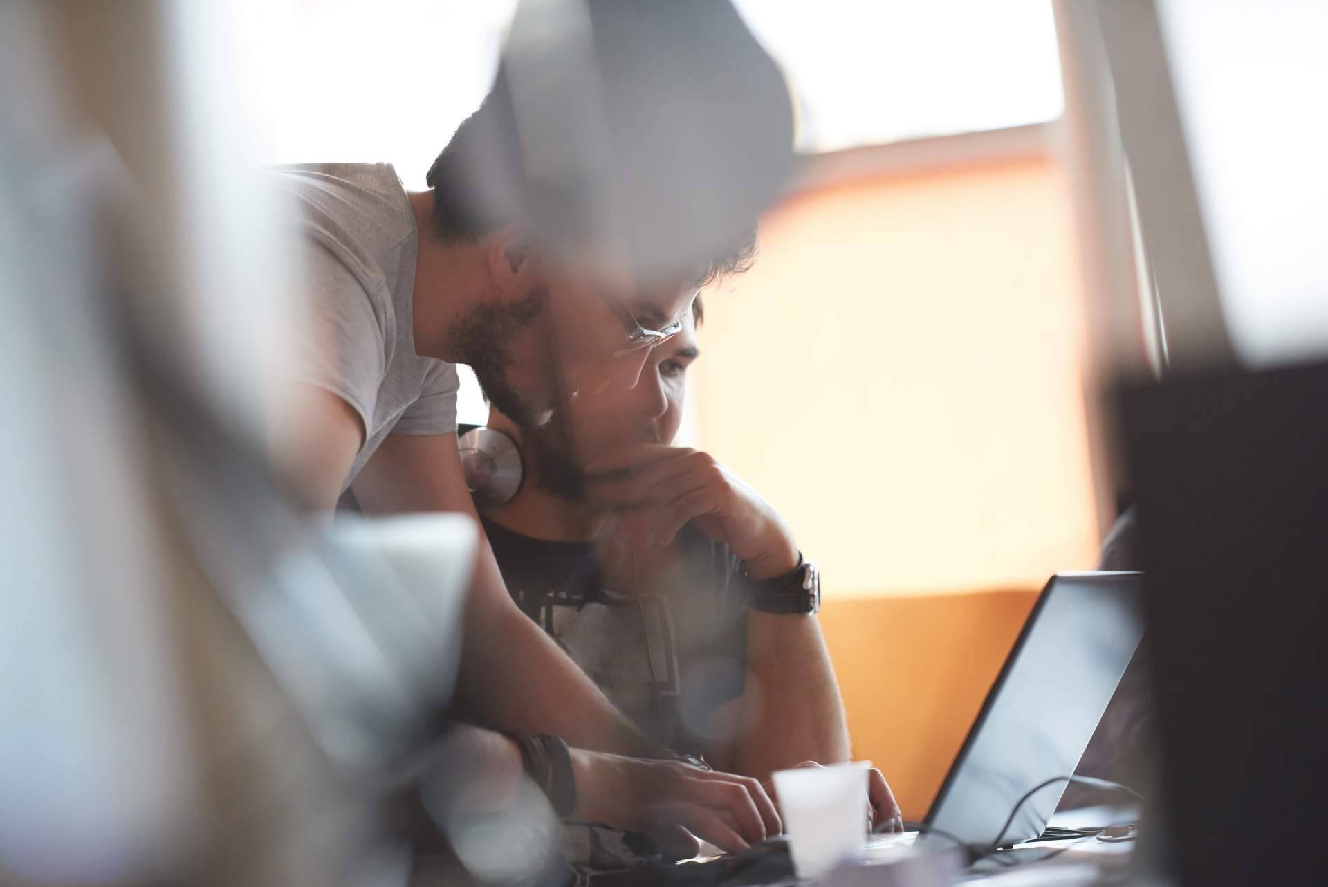Servicios de diseño y desarrollo de prototipos (sitio web, aplicación) para startups