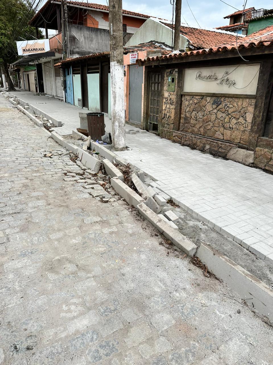 Prefeitura de Búzios interdita rua Cesar Augusto no Centro da cidade para conclusão das obras de acessibilidades e revitalização urbanística