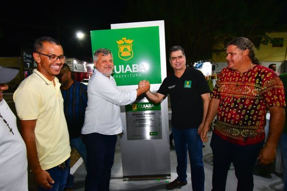 Prefeitura de Cuiab | Pedra 90 celebra inaugurao de praa e prefeito Emanuel Pinheiro destaca homenagem para herona annima