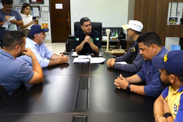 Prefeitura de Cuiab | Prefeito se rene com secretrio de Mobilidade Urbana e refora pedido de civilidade e dilogo durante as fiscalizaes