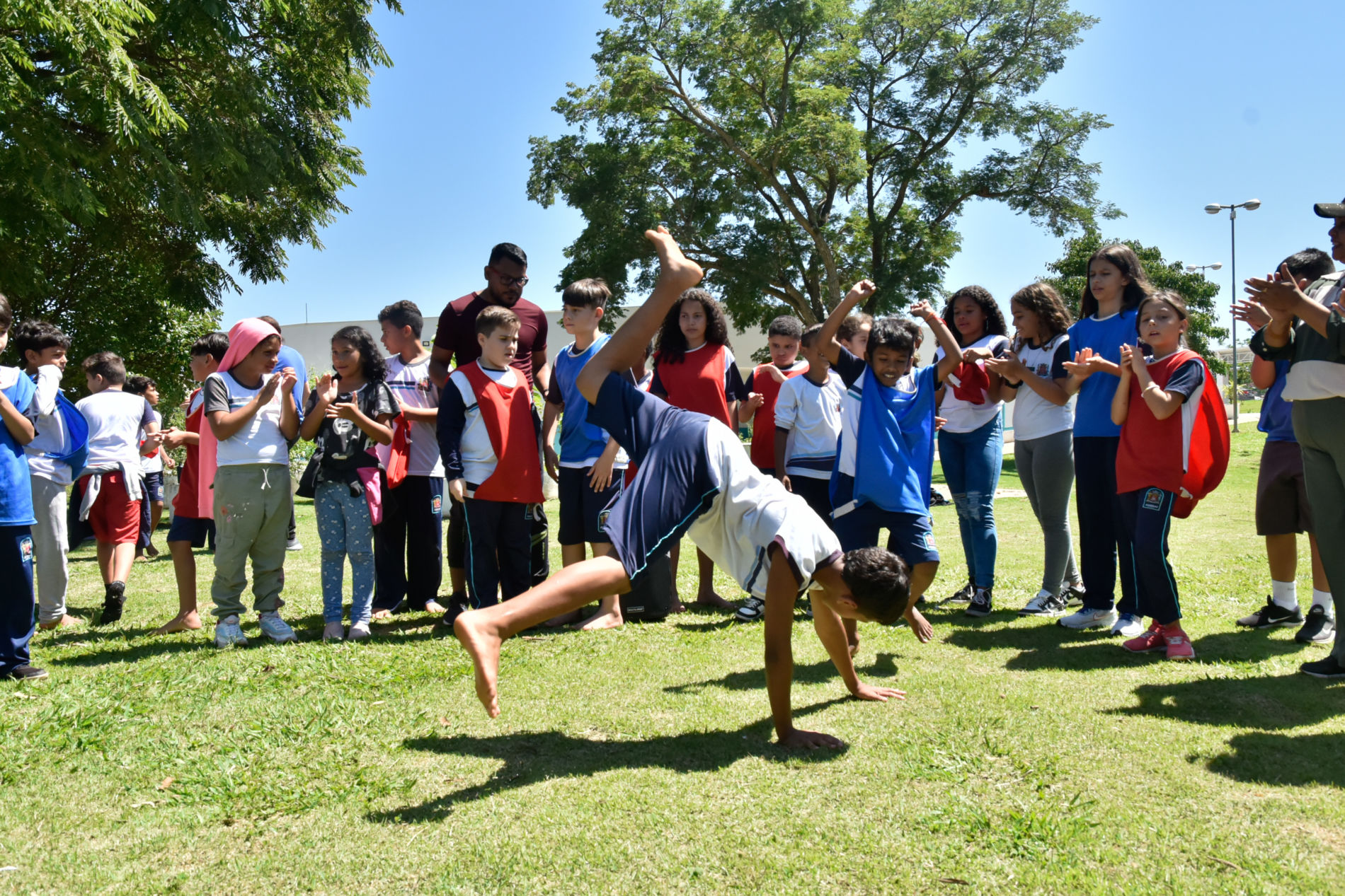 Vivência com Capoeira marca programação do Mês da Consciência Negra na Emeb Anézio