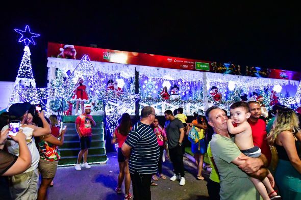 Prefeitura de Cuiab | 'Natal da Gente 2023 inicia com apresentaes de clssicos, poesia, uma carreta de luz e muito encanto