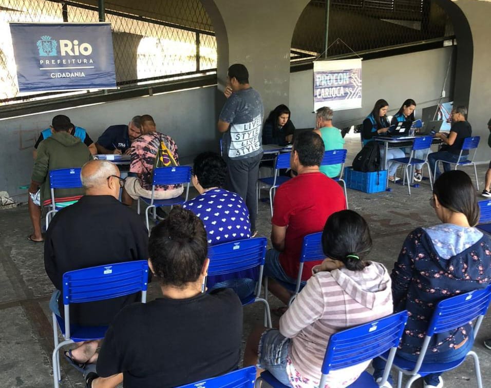 Procon Carioca promove ação educativa no comércio da Zona Oeste - Prefeitura da Cidade do Rio de Janeiro