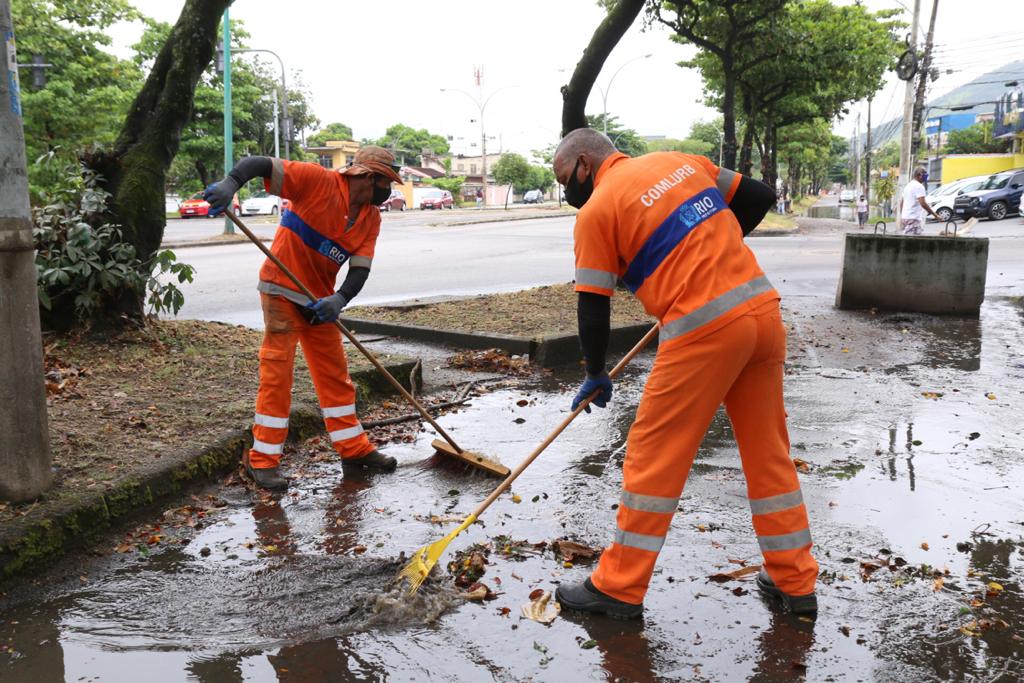 Ralo Limpo: operação da Comlurb já removeu 37,6 toneladas de resíduos - Prefeitura da Cidade do Rio de Janeiro