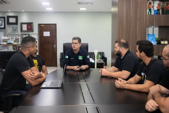 Prefeitura de Cuiab | Prefeito Emanuel Pinheiro negocia dvida do gabinete de interveno do Estado e regulariza sistema de tecnologia da Secretaria de Sade