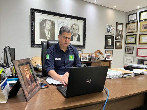 Prefeitura de Cuiab | Prefeito e equipe apresentam elementos tcnicos complementares para a implantao do VLT Cuiabano Secretaria Nacional de Mobilidade Urbana