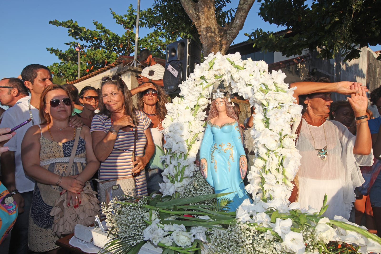 “Semana do Axé” com tradicional entrega de presentes à Iemanjá na Praia de Manguinhos tem início nesta quinta-feira (1)