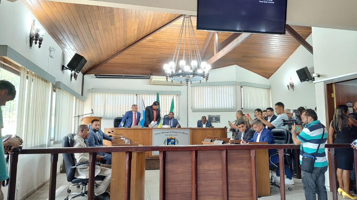 Rafael Aguiar assume como Prefeito Interino de Armação dos Búzios