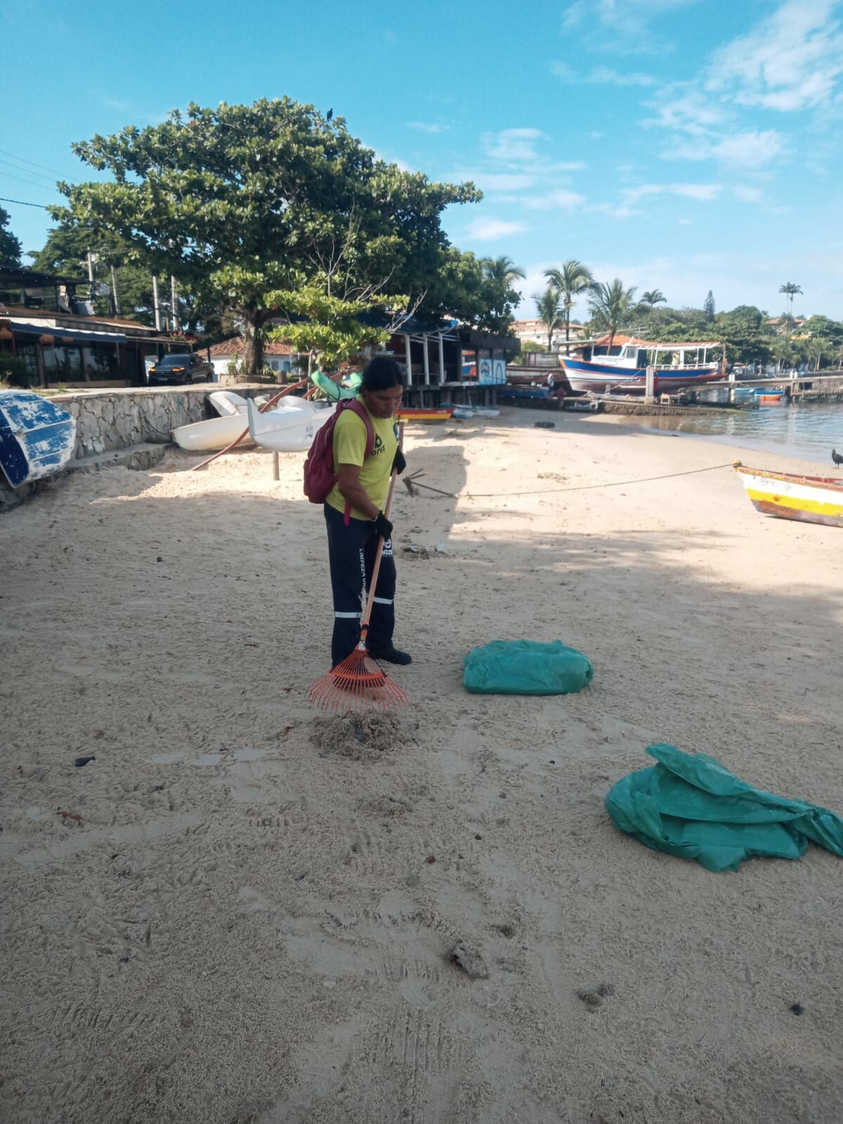 Prefeitura de Búzios realiza limpeza diária das praias